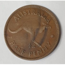 AUSTRALIA 1942Y. HALF 1/2  PENNY . ERROR / VARIETY . SOFT STRIKE ON ROO AND DATE
